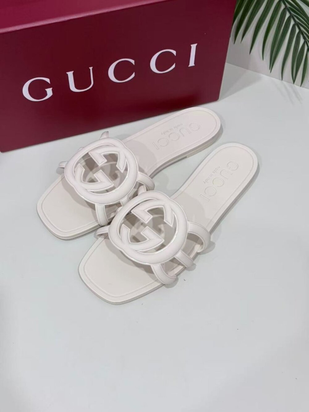 Gucci Interlocking GG Logo Flat Slide Sandals